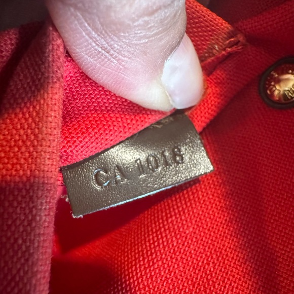 Louis Vuitton Elegant Brown Checkered Women's Handbag - Picture 6 of 7